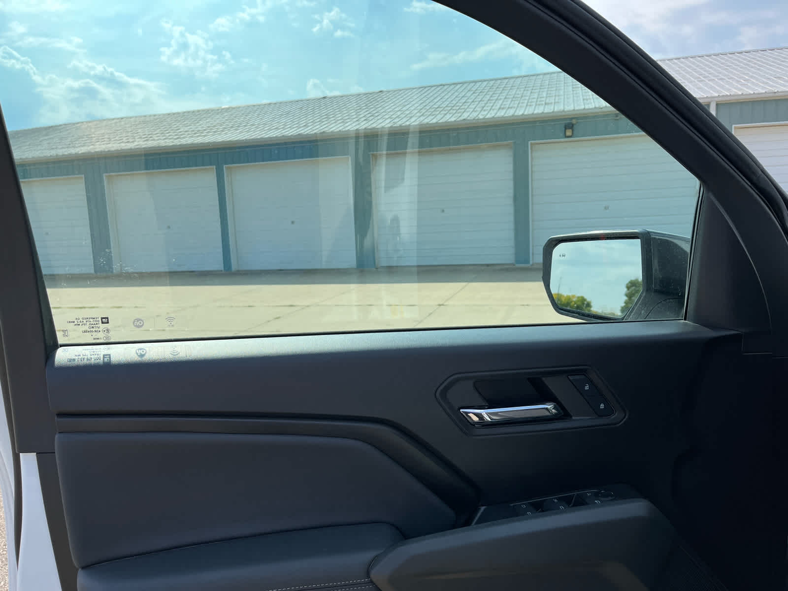 2024 Chevrolet Colorado LT photo 15