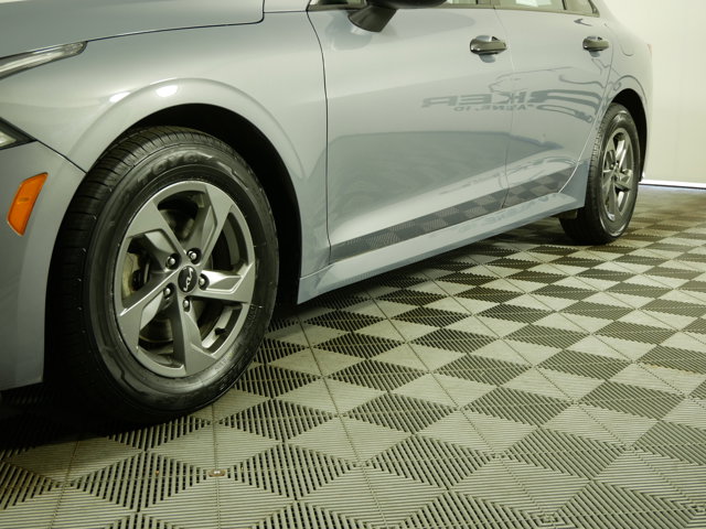 2023 Kia K5 LXS photo 2