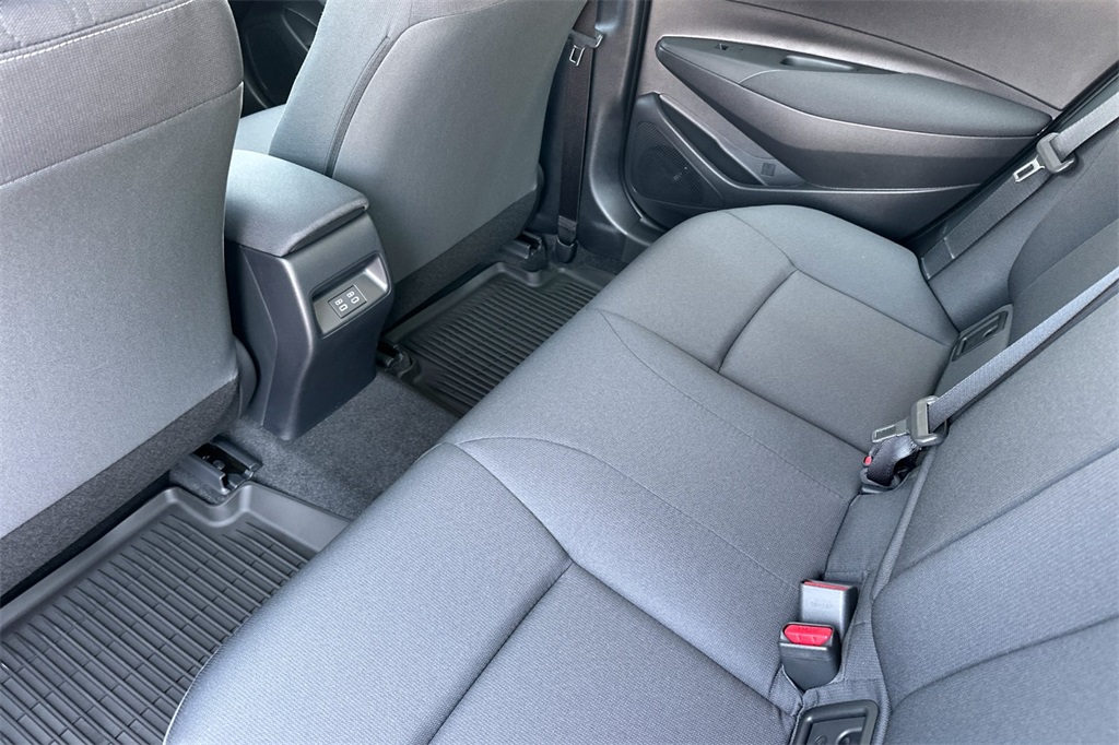 2025 Toyota Corolla LE photo 12