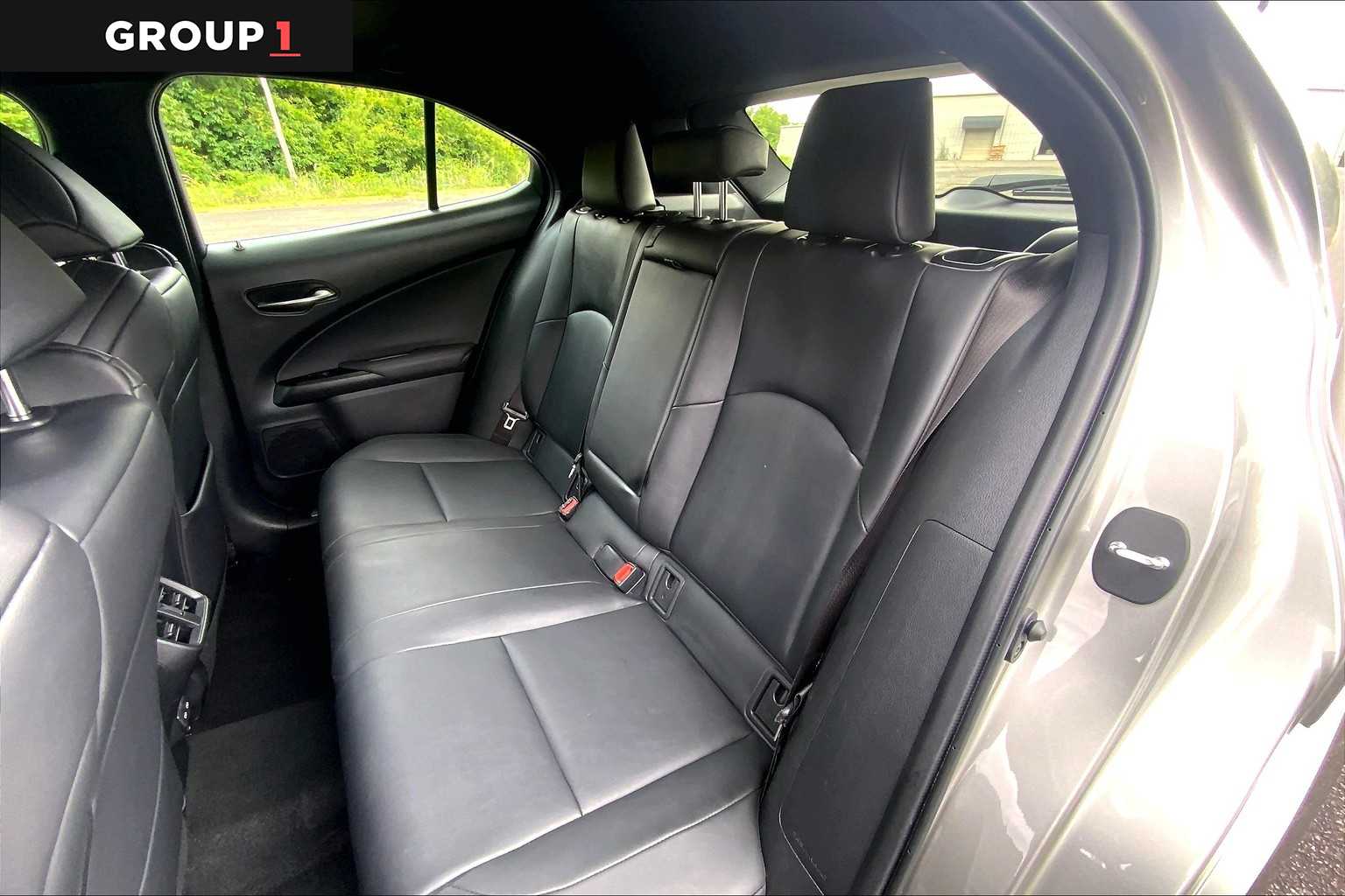 2022 Lexus UX 250h F SPORT photo 34