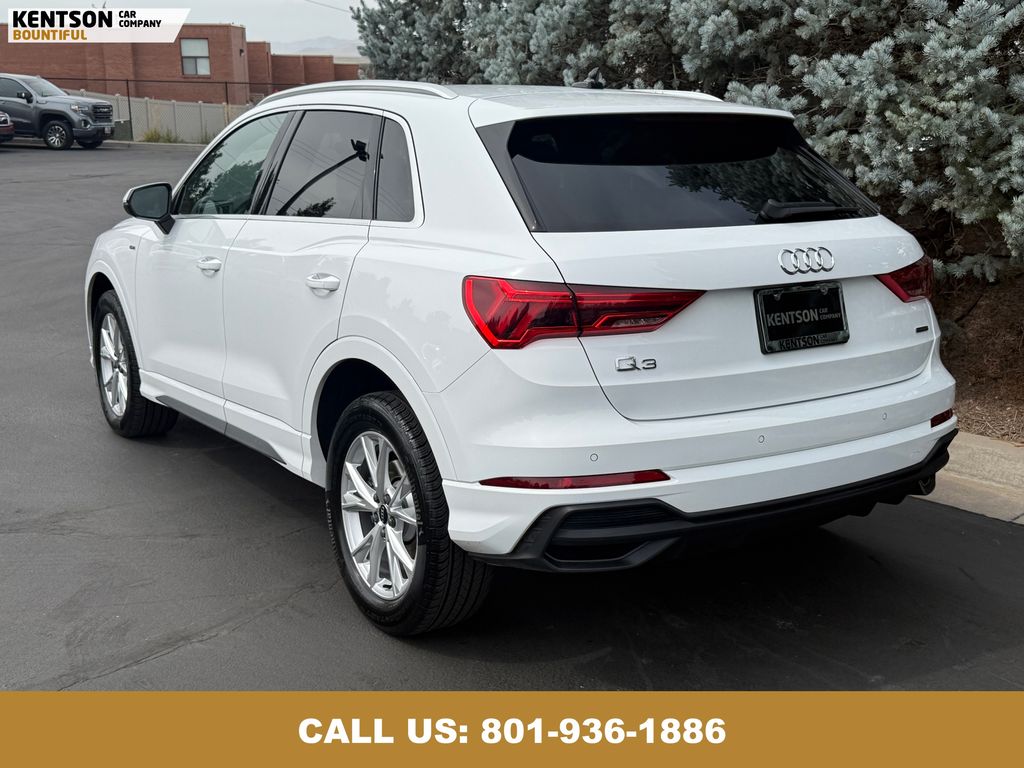 2025 Audi Q3 S line Premium photo 4