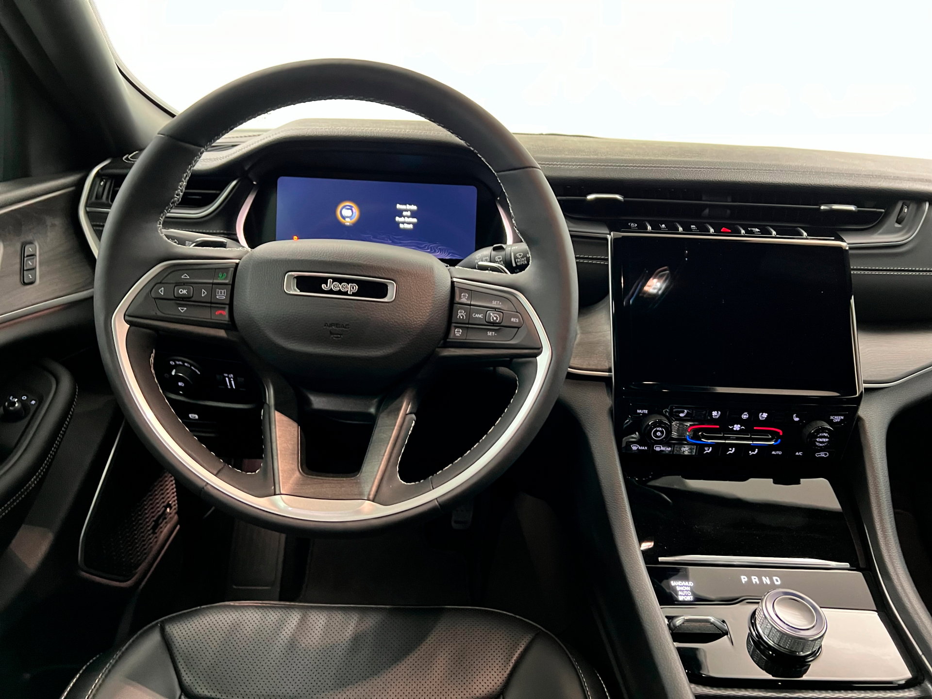 2024 Jeep Grand Cherokee Limited photo 12