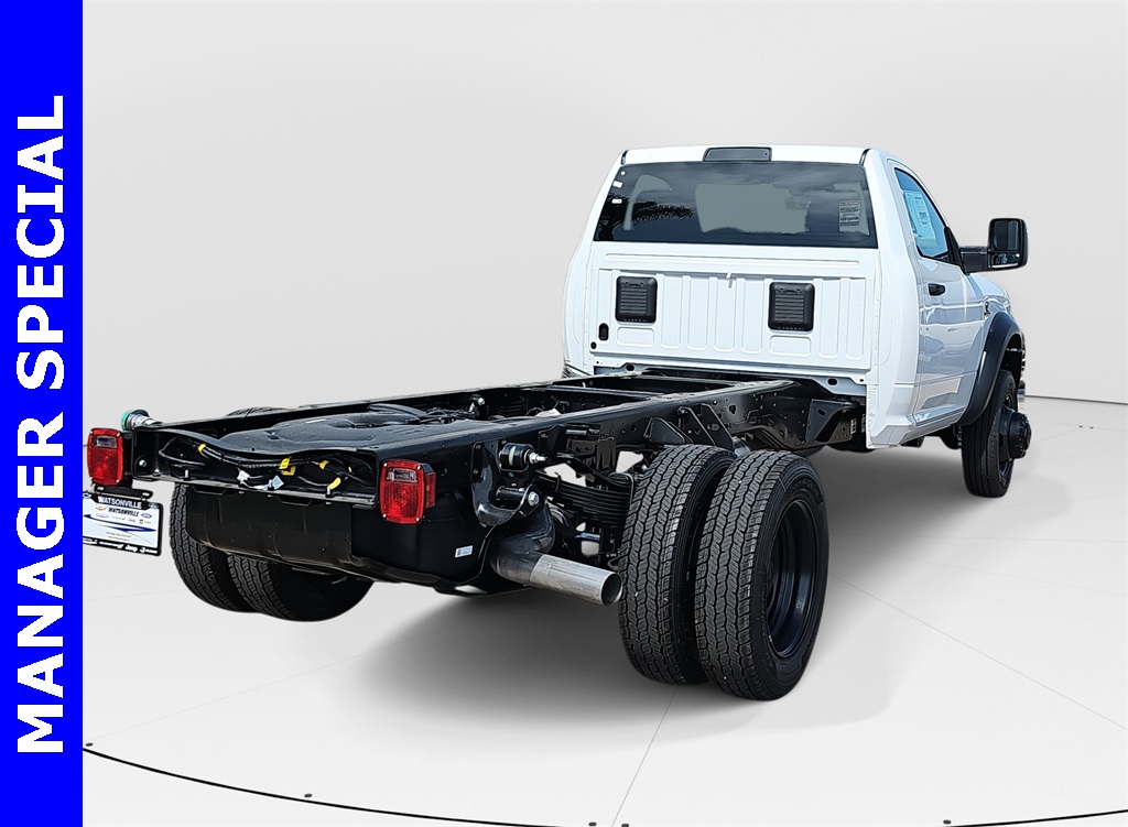 2025 Ram 4500 Tradesman photo 3