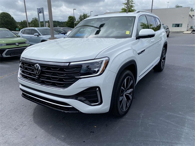 2025 Volkswagen Atlas SEL Premium R-Line photo 3