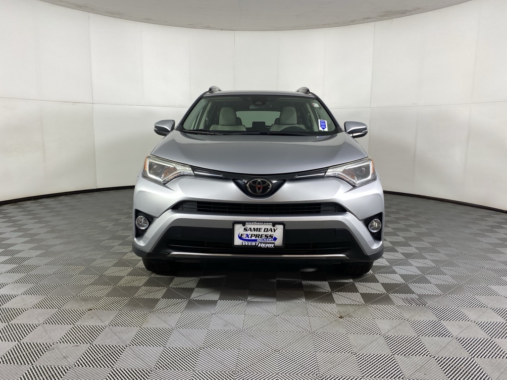 2018 Toyota RAV4 XLE photo 11