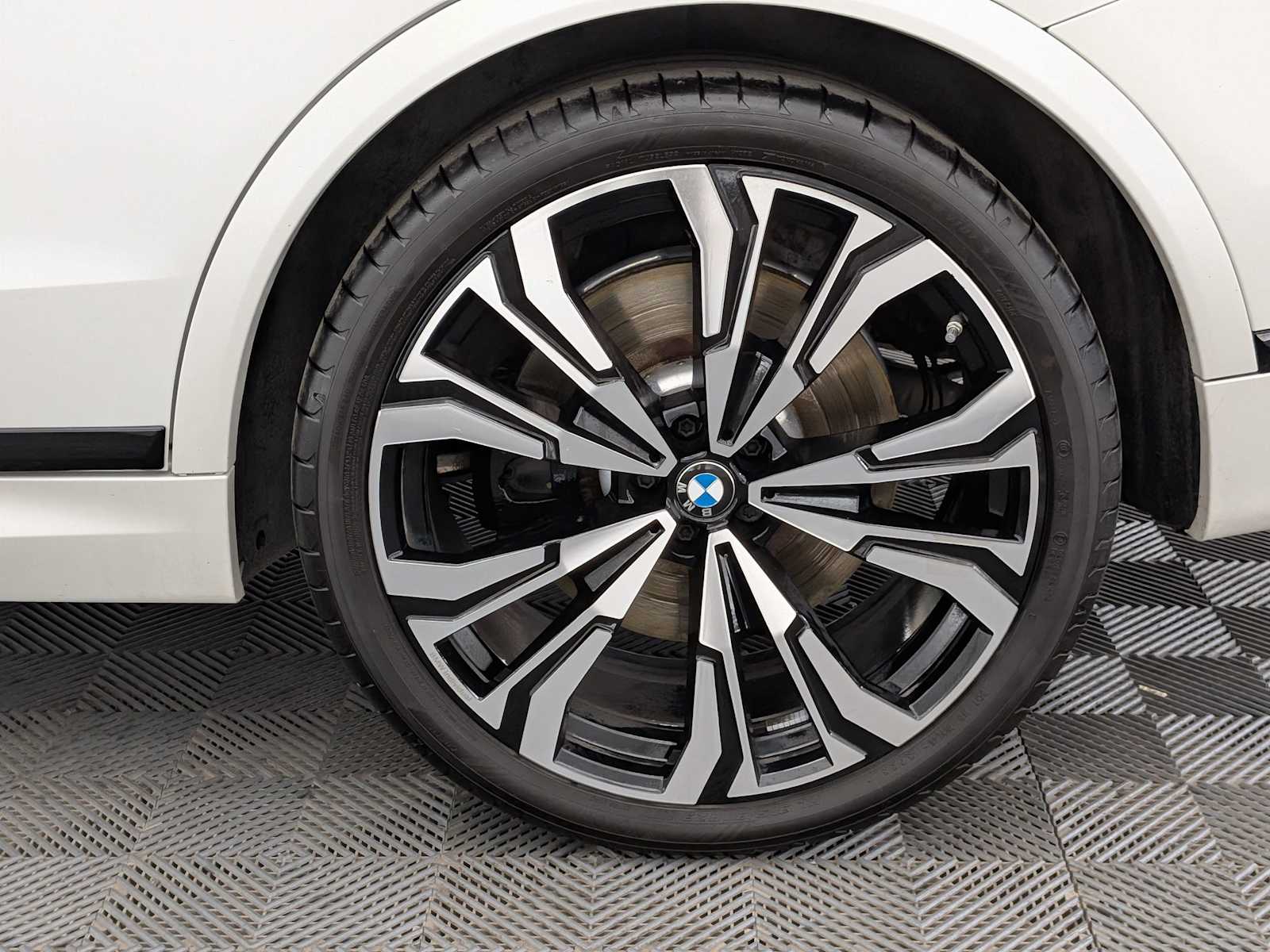 2025 Bmw X7 M60i photo 12