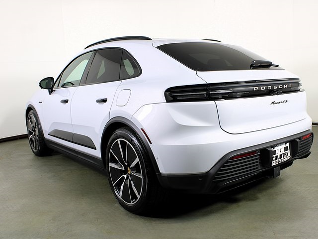 2025 Porsche Macan Electric photo 3