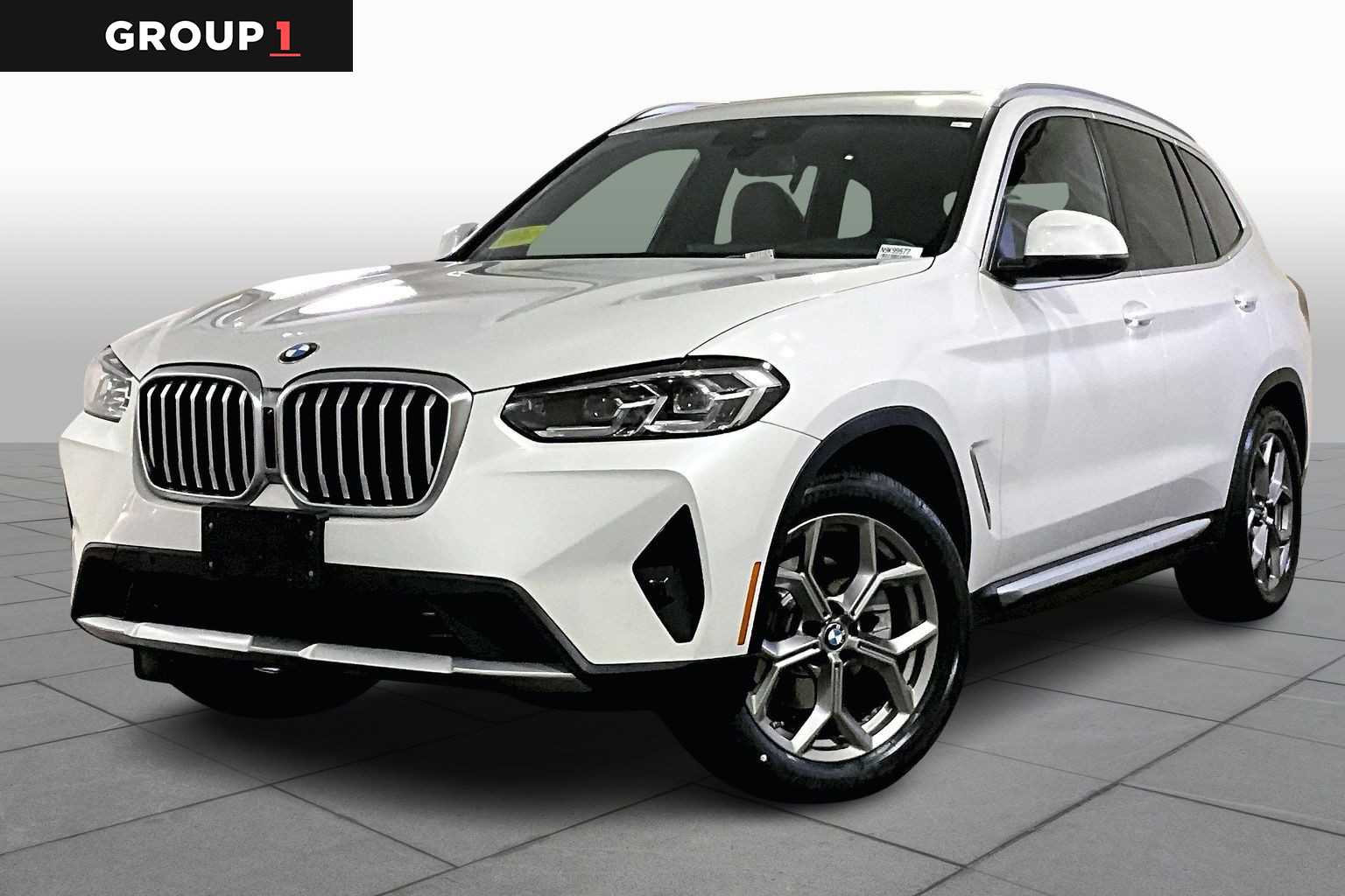 2022 BMW X3 30i's photo