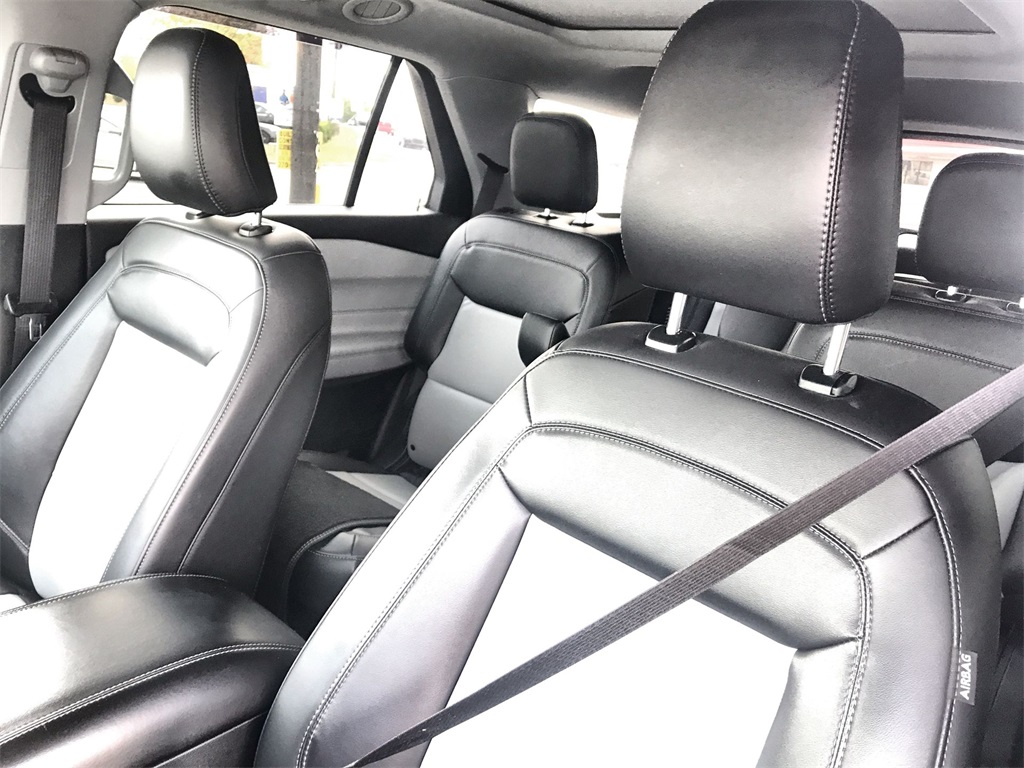 2023 Ford Explorer XLT photo 11