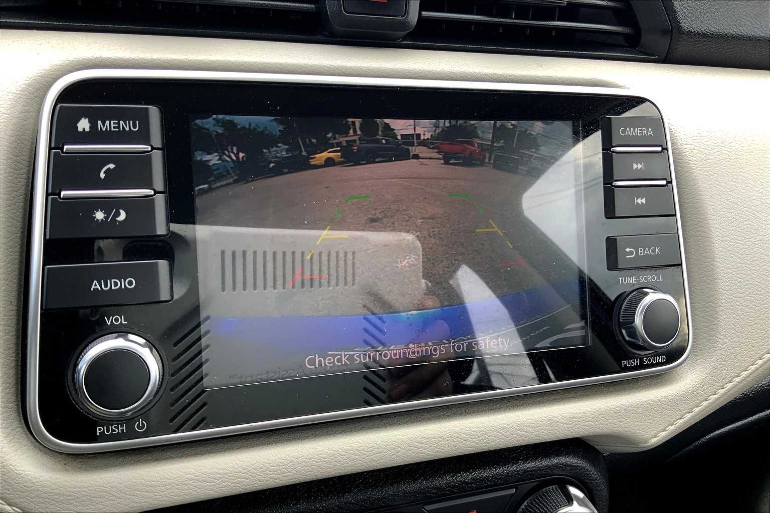 2021 Nissan Versa SV photo 22