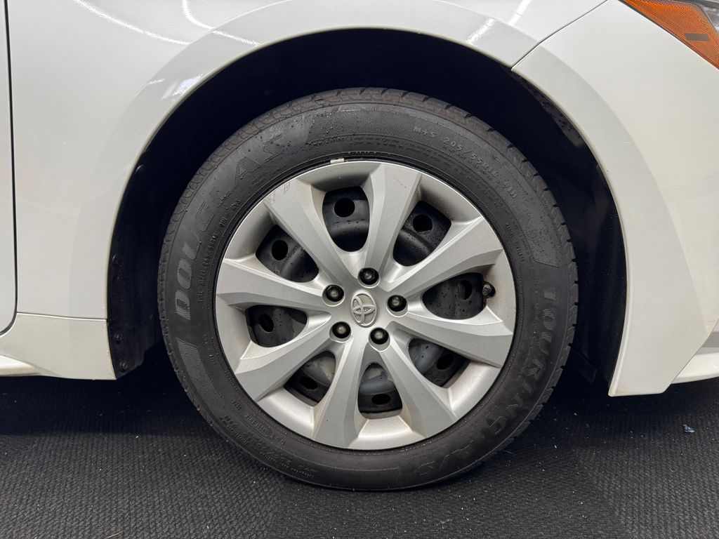 2022 Toyota Corolla LE photo 12