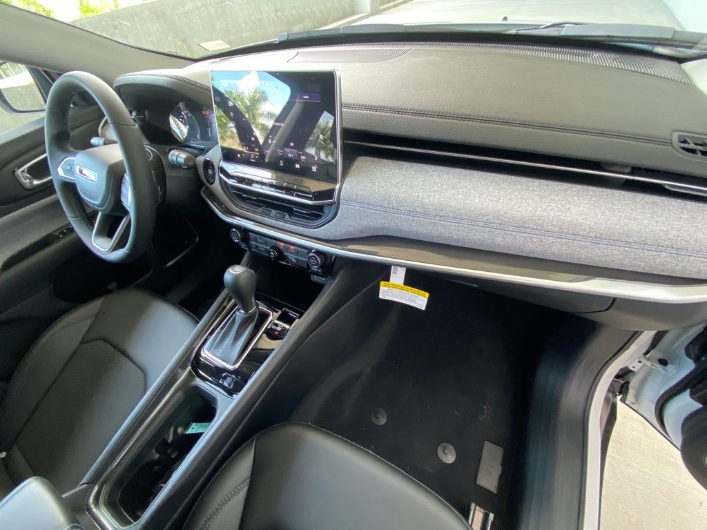 2022 Jeep Compass Latitude photo 17