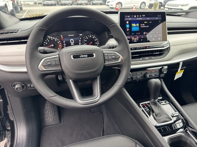 2025 Jeep Compass Limited photo 10