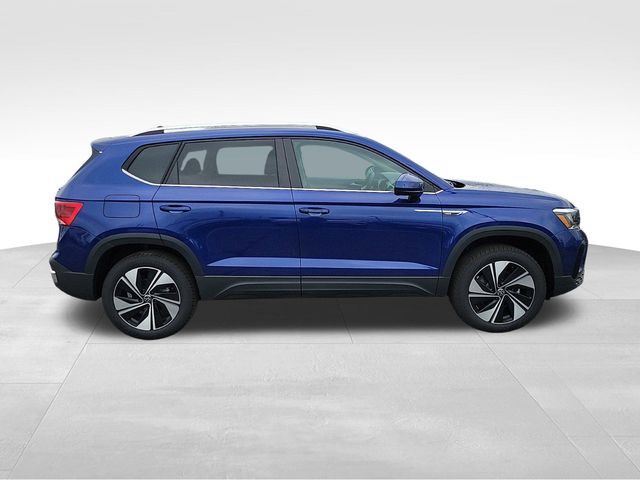 2024 Volkswagen Taos SE photo 2