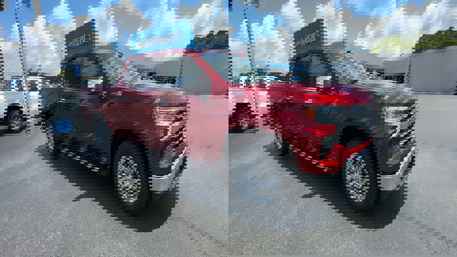 2025 Chevrolet Silverado 1500 LTZ photo 2