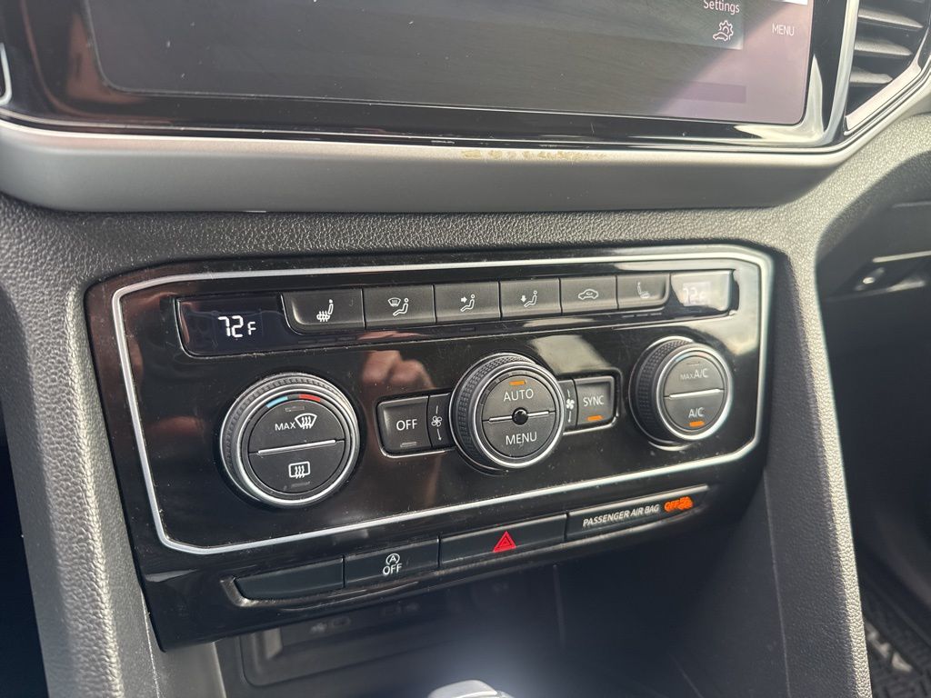 2022 Volkswagen Atlas Cross Sport SE Technology photo 36