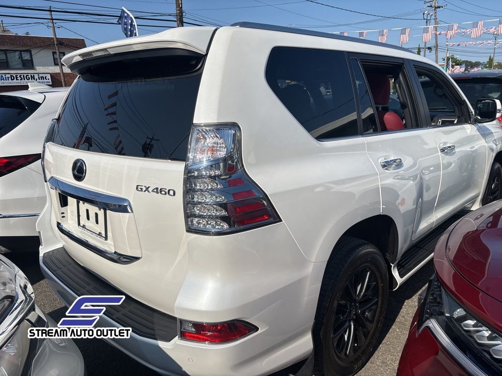 2023 Lexus GX 460 photo 3