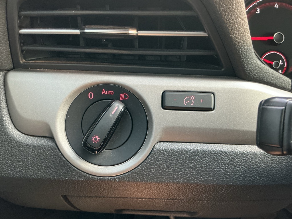 2021 Volkswagen Passat 2.0T SE photo 48