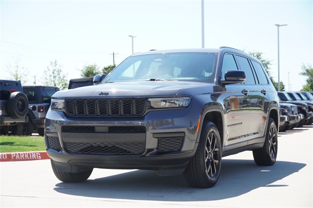 2024 Jeep Grand Cherokee Altitude photo 3