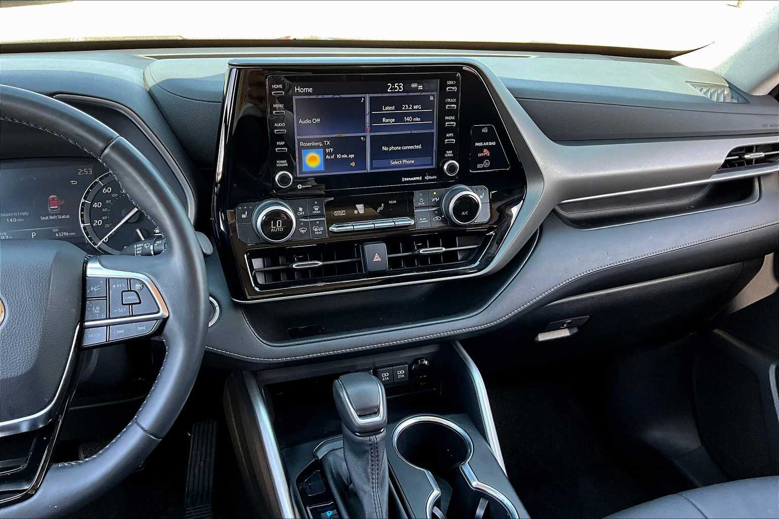 2021 Toyota Highlander XLE photo 6