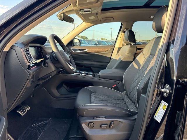 2026 Volkswagen Atlas SEL Premium R-Line photo 16