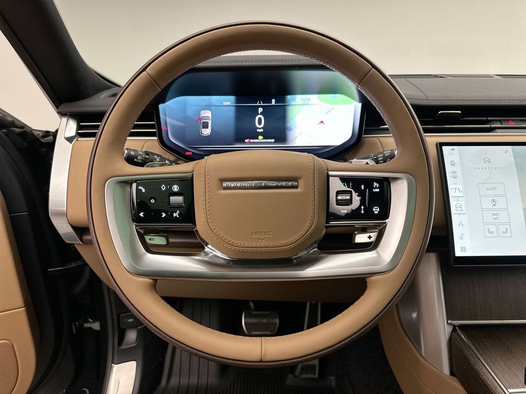 2025 Land Rover Range Rover SE photo 12