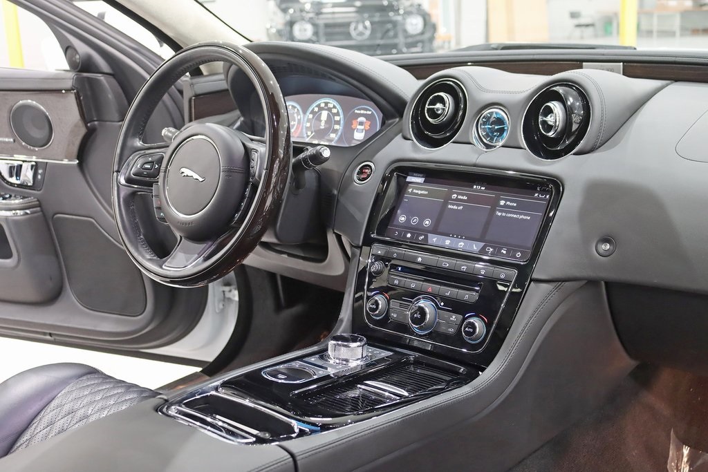2019 Jaguar XJ XJL Supercharged photo 34