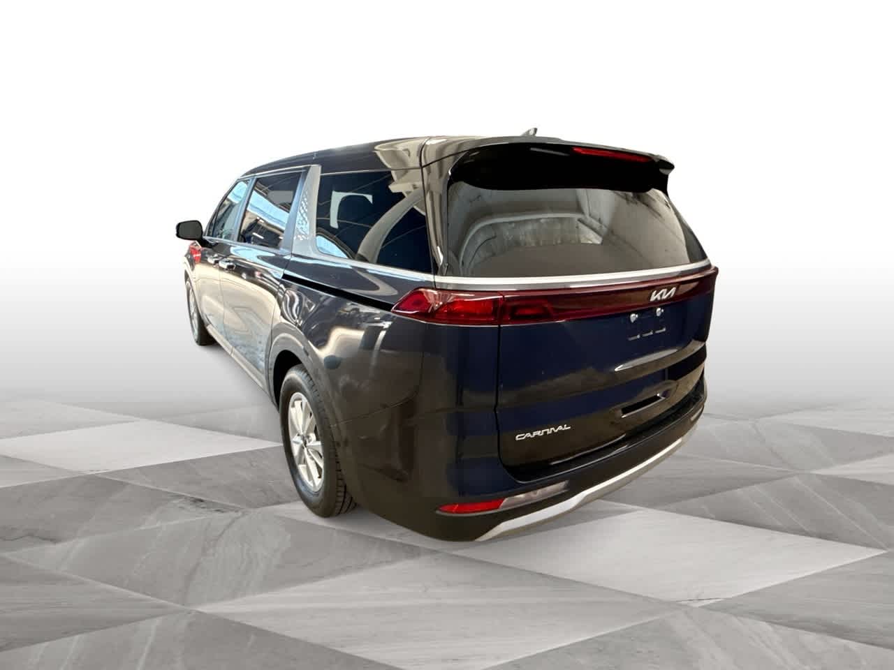 2024 Kia Carnival LX photo 6