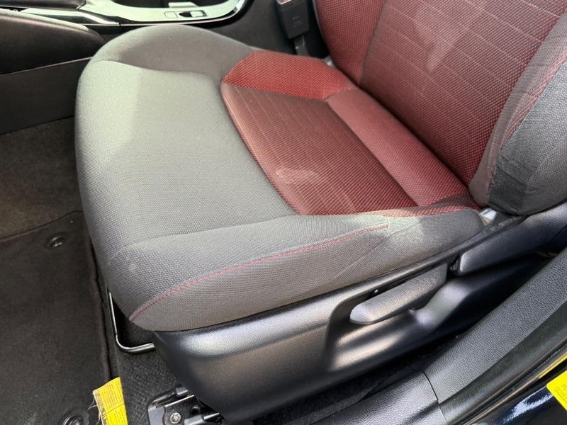 2024 Toyota Corolla SE photo 16