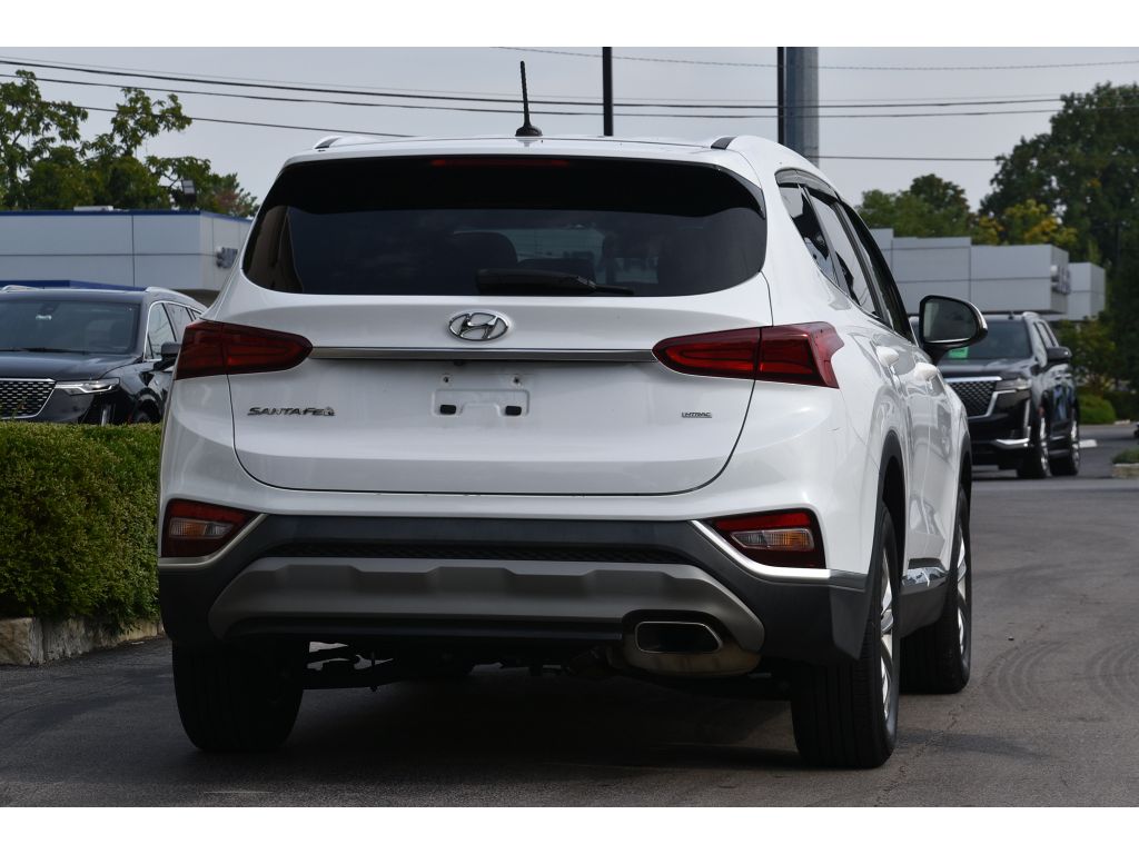 2020 Hyundai Santa Fe SE photo 5