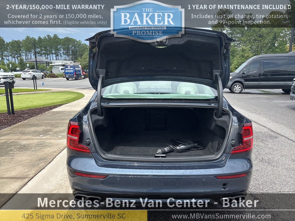 2022 Volvo S60 Recharge T8 R-Design Expression photo 4