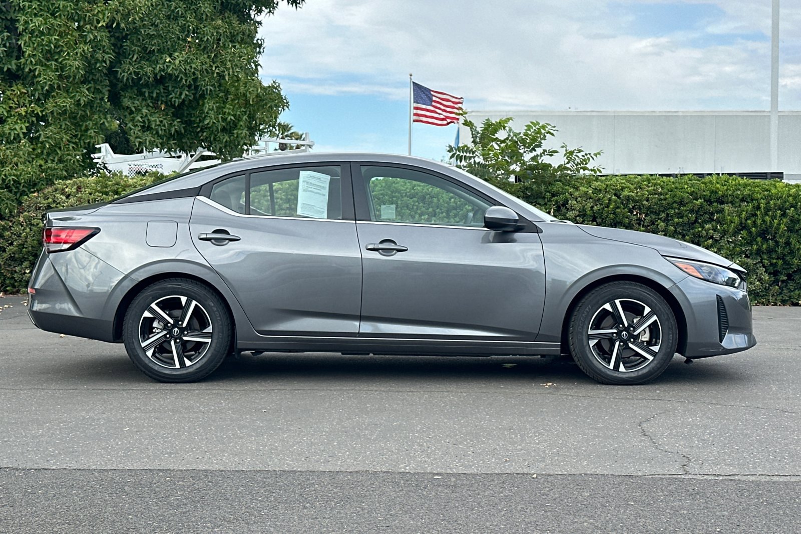 2024 Nissan Sentra SV photo 3