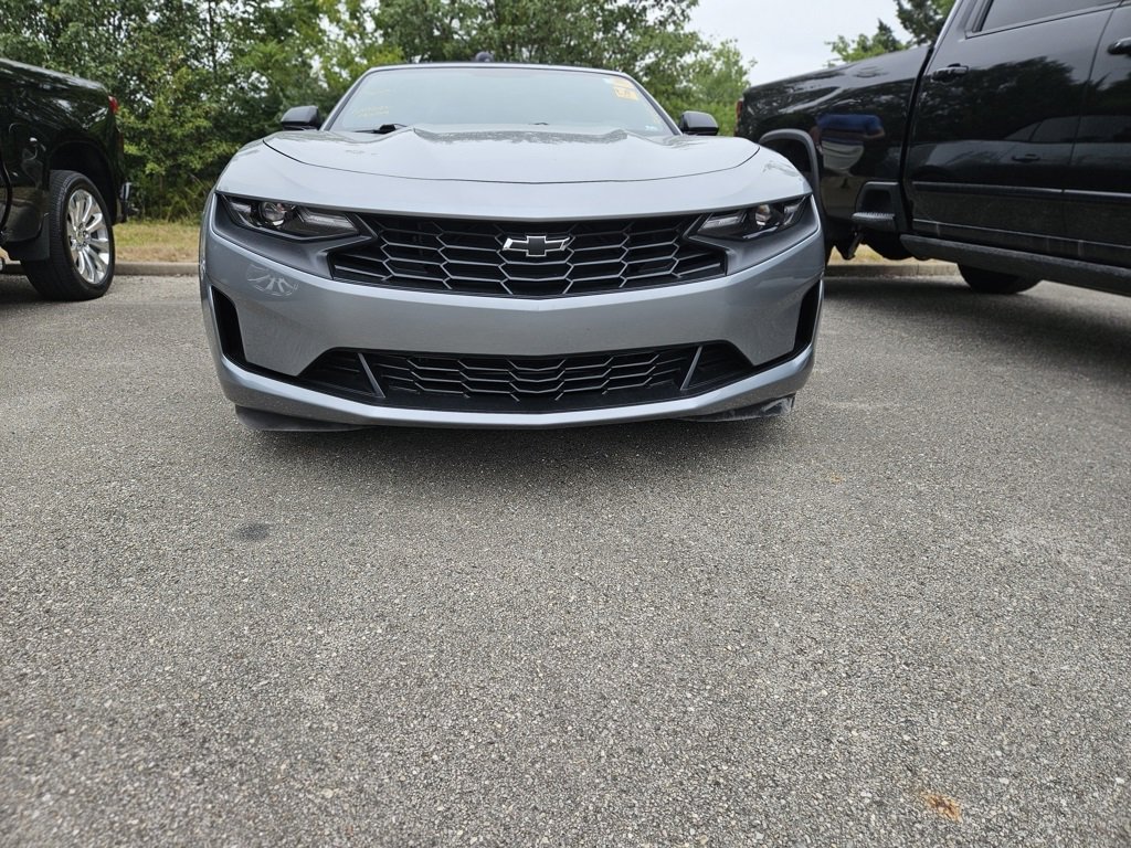 2024 Chevrolet Camaro 1LT photo 2