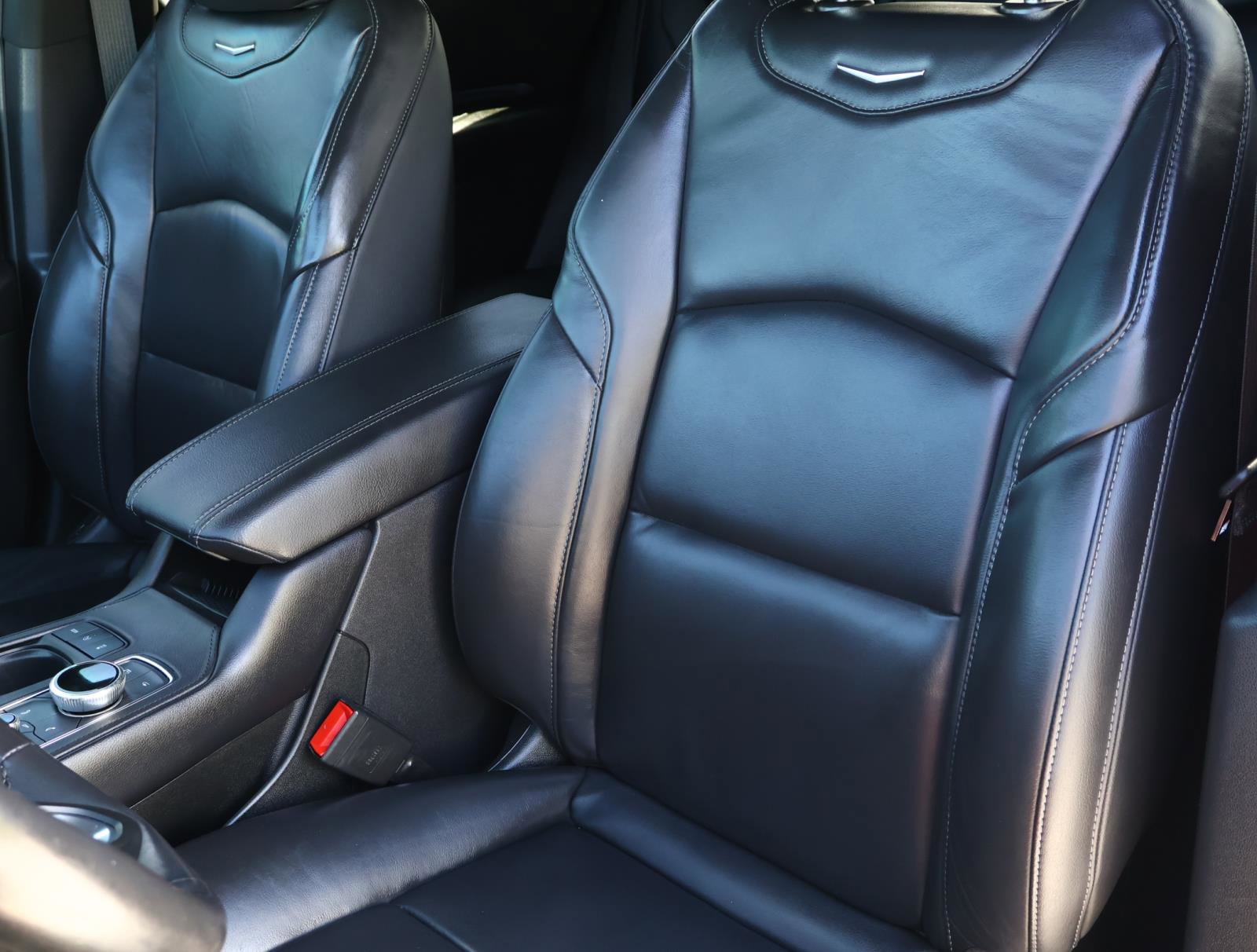 2023 Cadillac XT4 Luxury photo 18