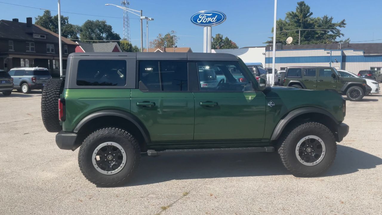 2023 Ford Bronco Base photo 7