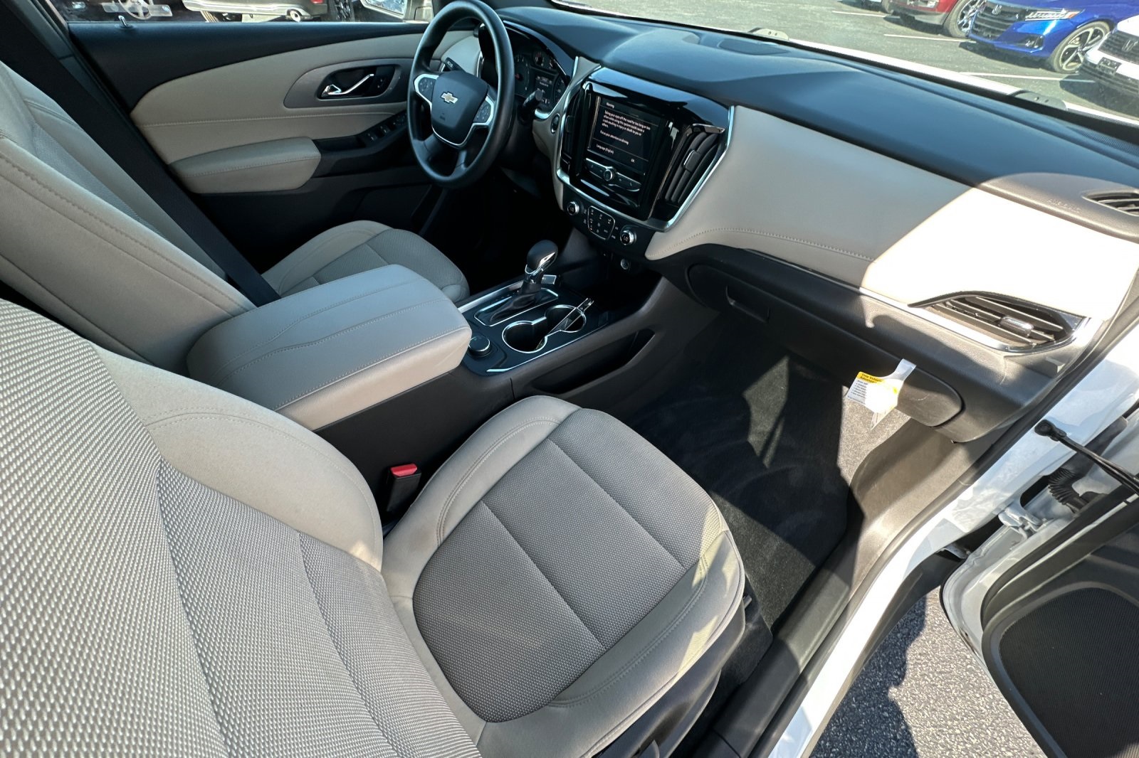 2022 Chevrolet Traverse LS photo 15