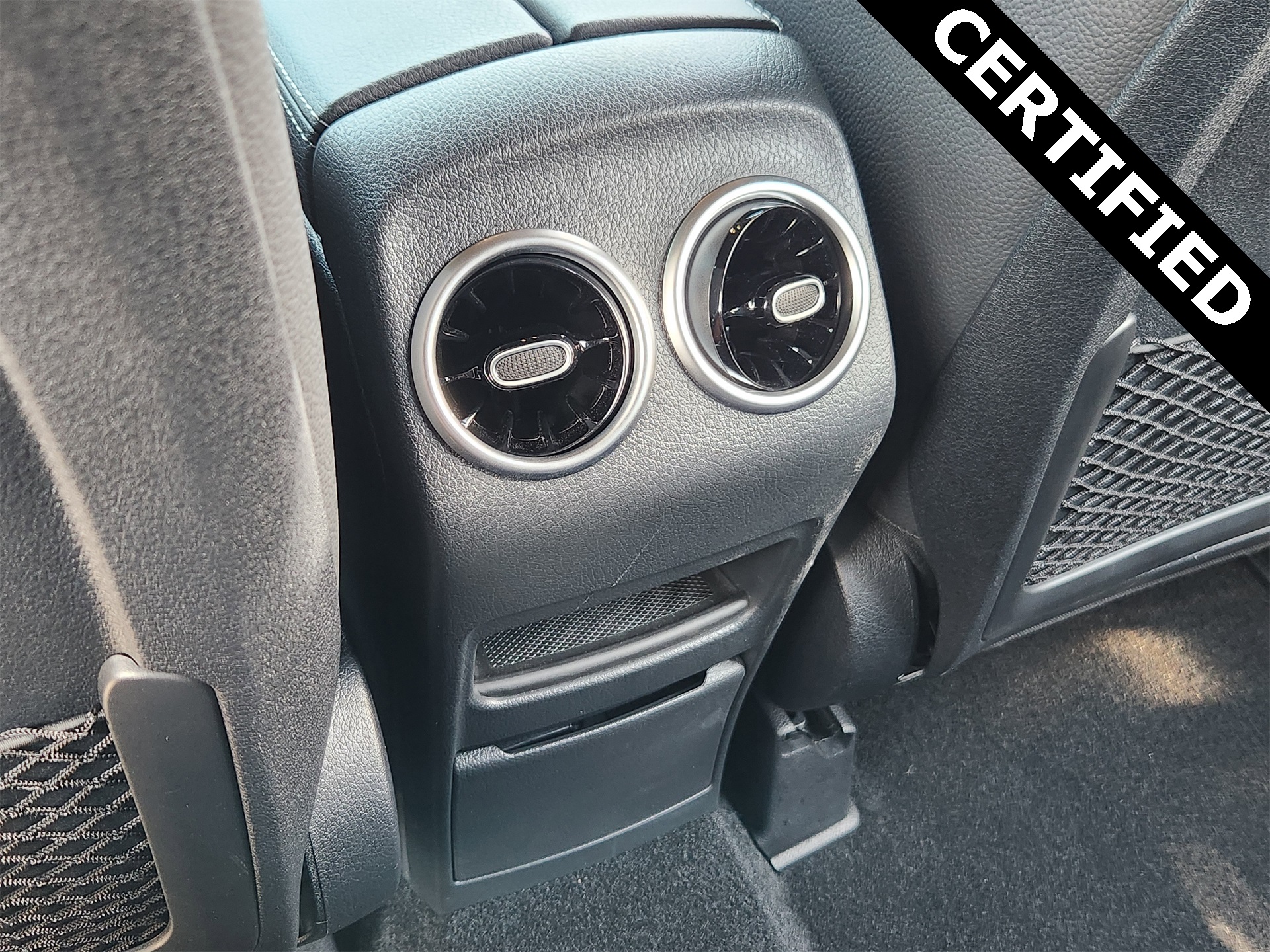 2025 Mercedes Benz GLB 250 photo 27
