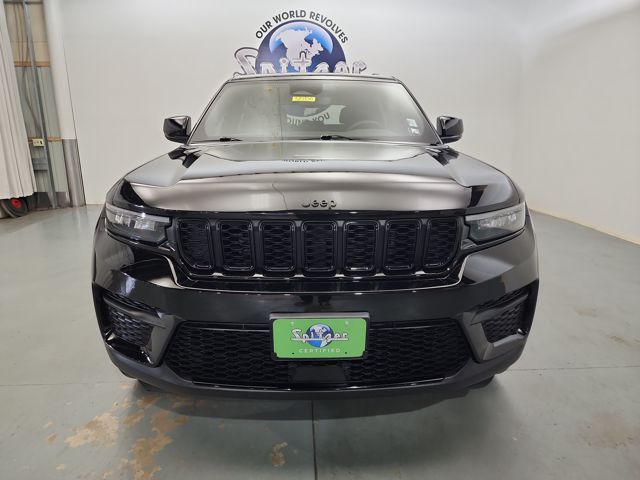 2022 Jeep Grand Cherokee Altitude photo 7
