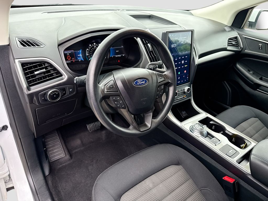 2023 Ford Edge SEL photo 9