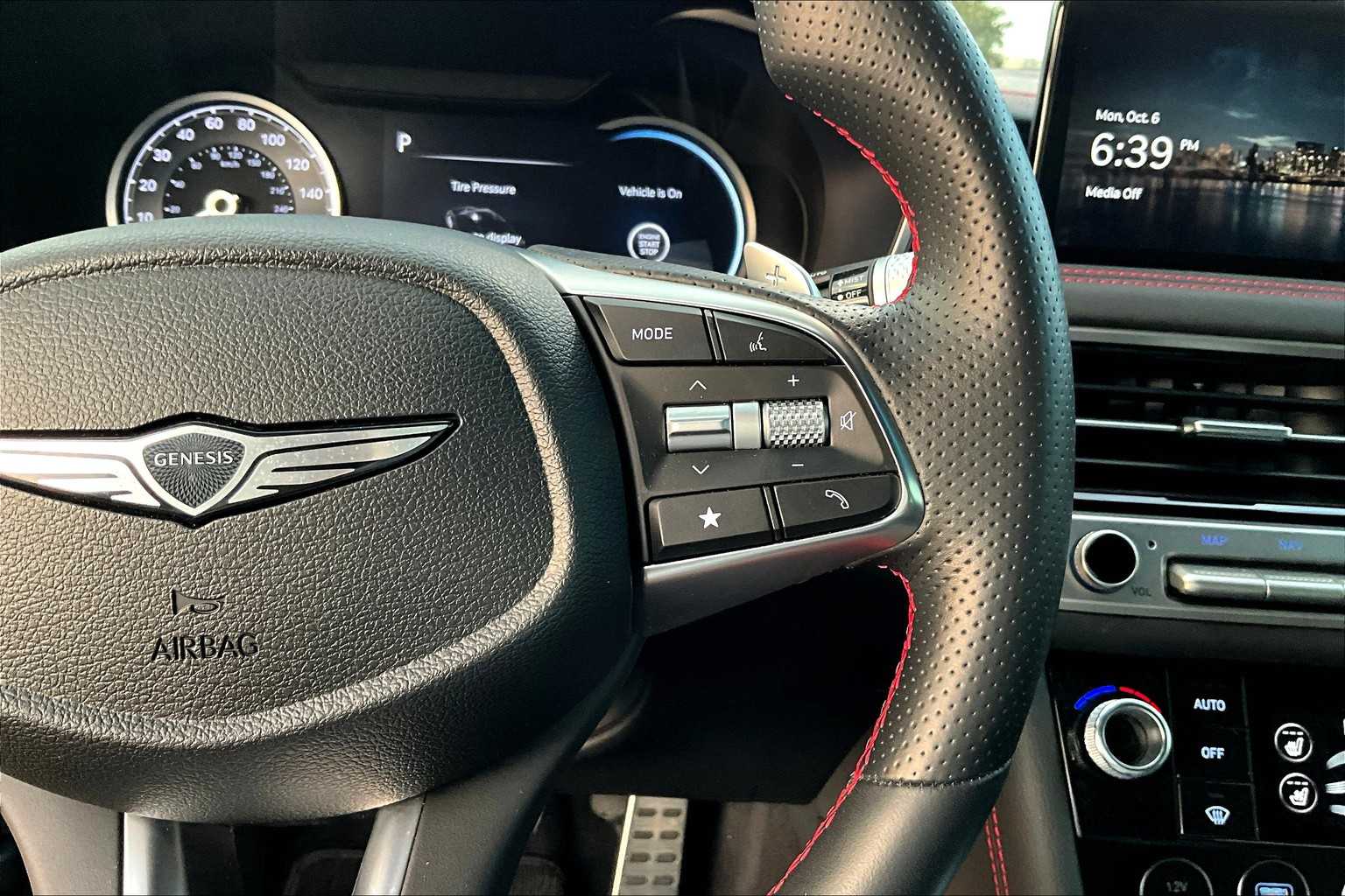 2024 Genesis G70 3.3T Sport Advanced photo 23