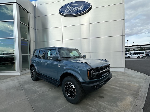 2025 Ford Bronco 4-Door Outer Banks's photo