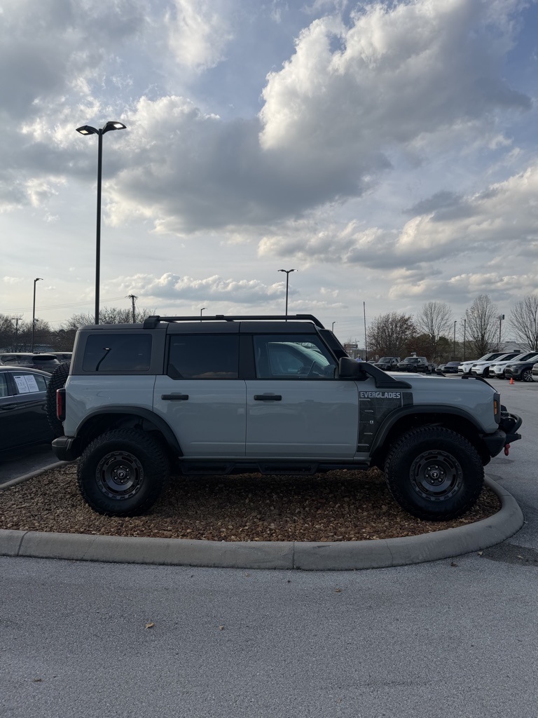 2024 Ford Bronco Everglades photo 3