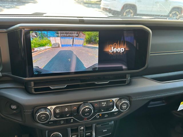 2025 Jeep Gladiator Sport photo 28