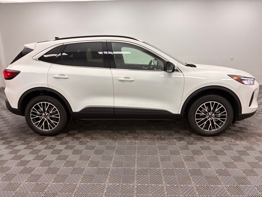 2026 Ford Escape Plug-In Hybrid Base photo 4