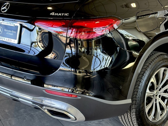 2026 Mercedes Benz GLC 300 4MATIC photo 4