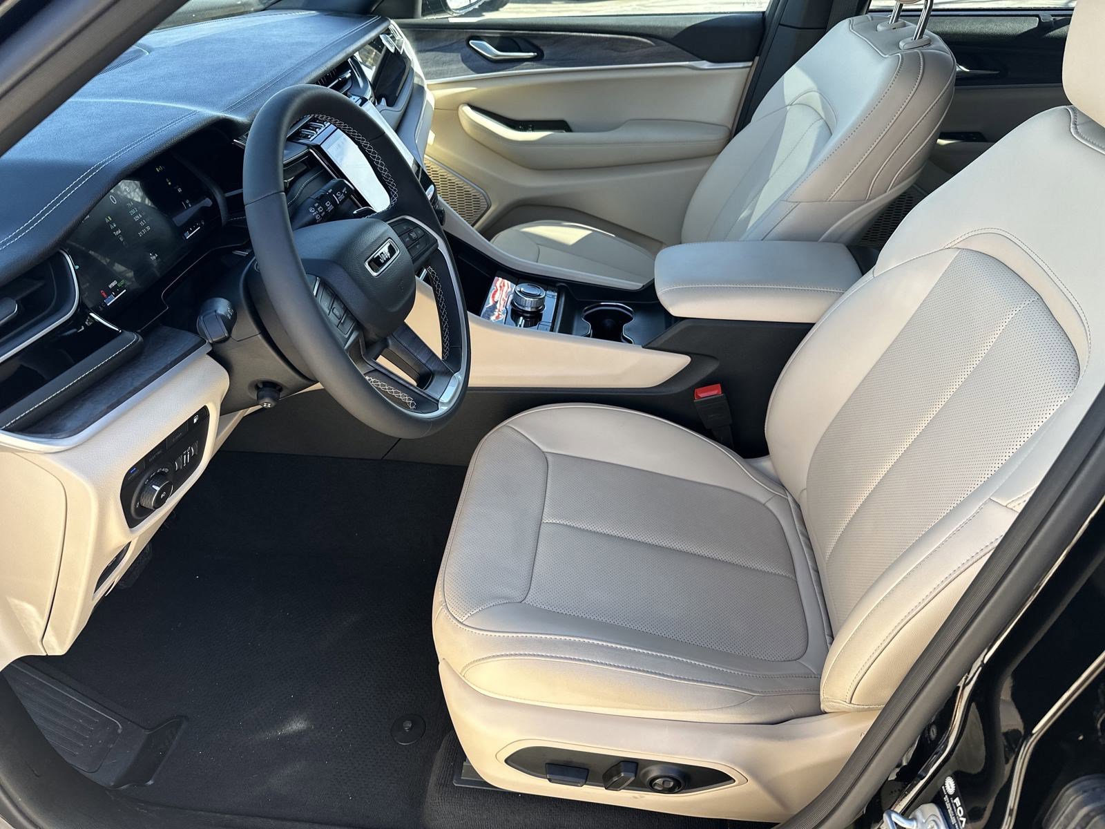 2024 Jeep Cherokee photo 6