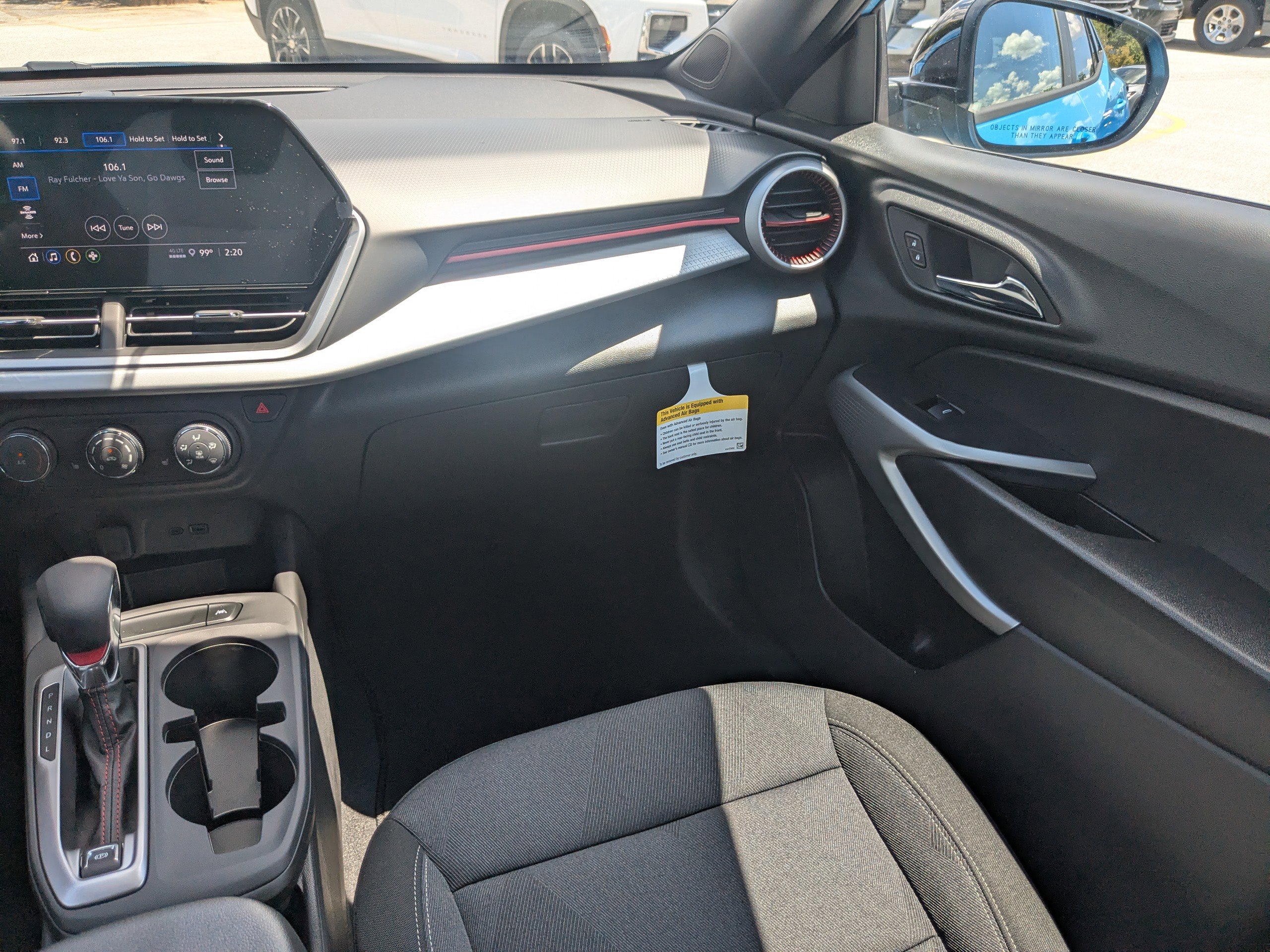 2025 Chevrolet Trax photo 17