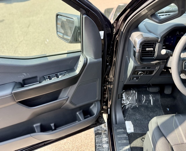 2025 Ford F-150 STX photo 13