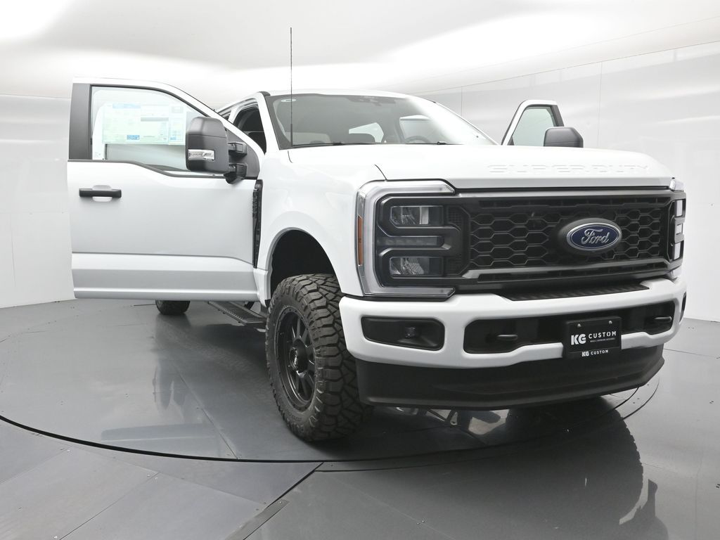 2025 Ford F-250 photo 29
