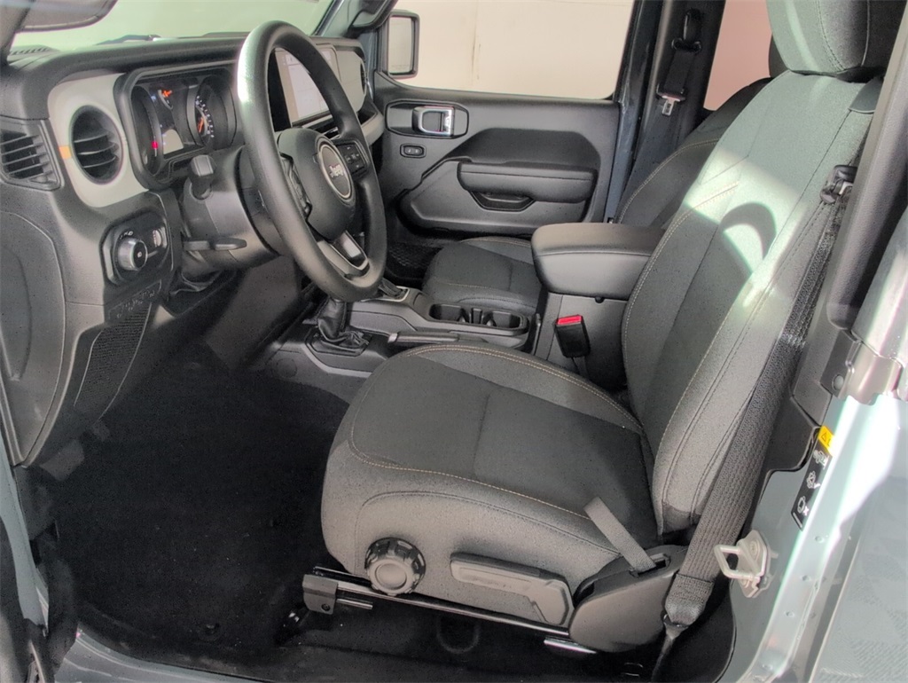 2025 Jeep Wrangler Sport photo 6